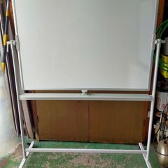 両面脚付きホワイトボード ボード横幅115.5cm 縦85.5c...