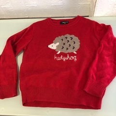 【120】コムサ　赤色のセーター　ハリネズミがかわいい！
