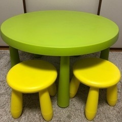 (決定)IKEA キッズテーブル　椅子付