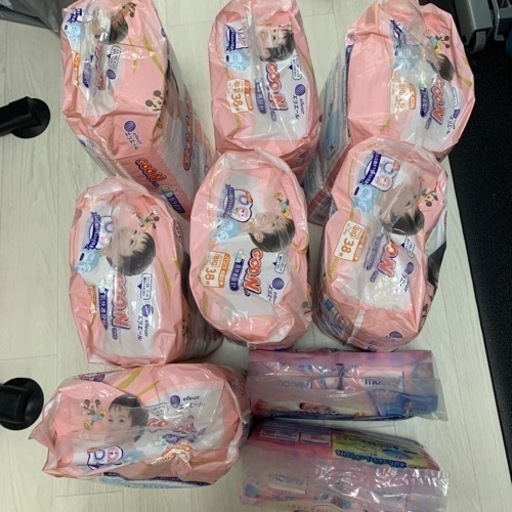 （新品未使用)おむつとおしりふき
