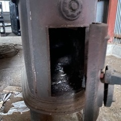 決まりました　ストーブ　レトロ　キャンプ　バーベキュー　薪