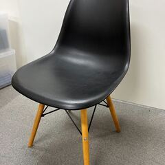 イームズチェアデザイン　椅子