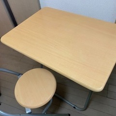 【ネット決済】決まりました　折りたたみの机と椅子セット