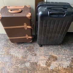スーツケース２つ