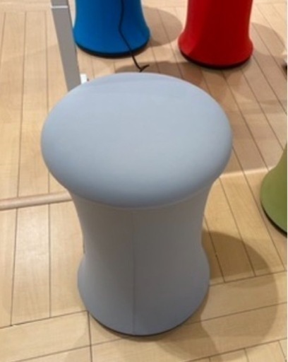 バランスボールのようなデスクチェア　UE-TIBOBO (東京インテリア商品)