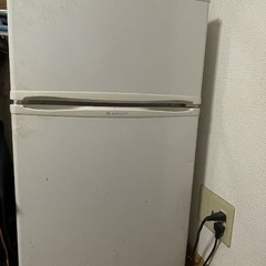 中古冷蔵庫だけど、使用は大丈夫です。