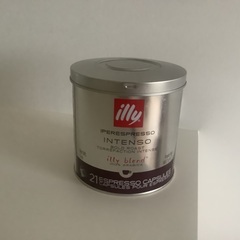 illy 空き缶