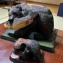 木彫りの熊　大と小