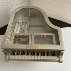 ピアノ型オルゴール