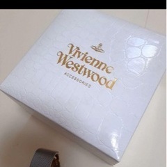 美品☆ヴィヴィアン・ウェストウッド 腕時計 女性 お洒落 箱あり