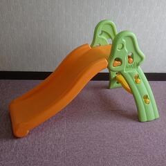 折りたたみ滑り台（グリーン/オレンジ)【並行出品中】