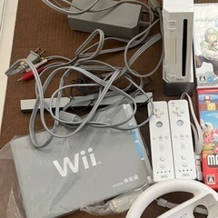 【動作確認済み】Wii 本体　リモコン2つ　ハンドル1つ