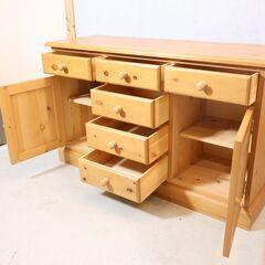 THE PENNY WISE(ペニーワイズ)よりクラシカルなPWS-1 サイドボード！パイン材のナチュラルな質感のカントリーテイストのデザイン♪衣類収納やリビングボード様々な用途で活躍しそうです。