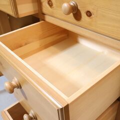 THE PENNY WISE(ペニーワイズ)よりクラシカルなPWS-1 サイドボード！パイン材のナチュラルな質感のカントリーテイストのデザイン♪衣類収納やリビングボード様々な用途で活躍しそうです。