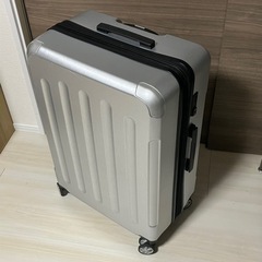 スーツケースLサイズ（難あり）
