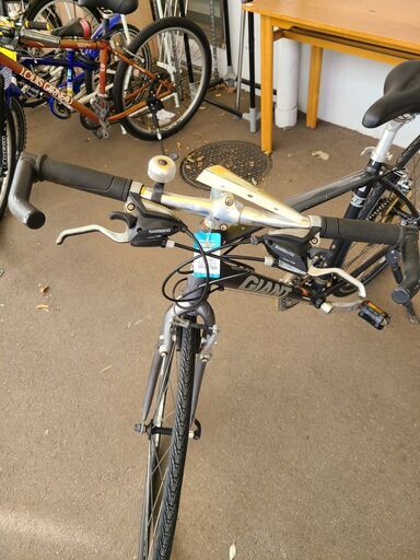 ☆店頭にて試乗可☆ 値下しました！ J4400 クロスバイク GIANT