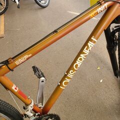 ★店頭にて試乗可★ J4401　クロスバイク　LOUIS　GARNEAU　ルイガノ　ブラウン　24段ギア　28インチ　 クリーニング、簡易メンテナンス済み　【リユースのサカイ柏店】　 中古自転車 　流山市 中古自転車 松戸市 中古自転車 我孫子市 中古自転車 船橋市 中古自転車 守谷市 中古自転車 取手市 中古自転車