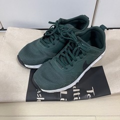 NIKE スニーカー　27cm