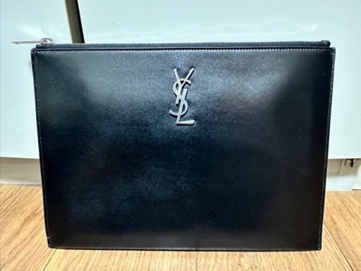 美品！イヴ・サンローラン　クラッチバッグ