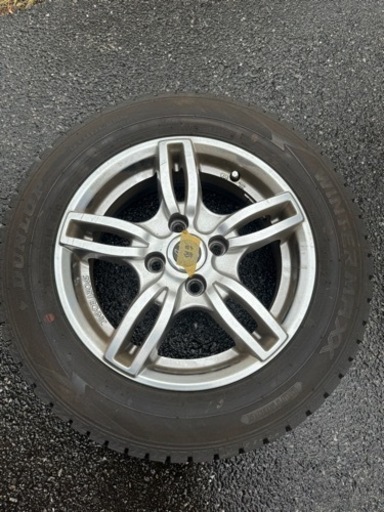 値下げしました。4本セット！DUNLOPスタッドレスタイヤ165/70R14 81Q 