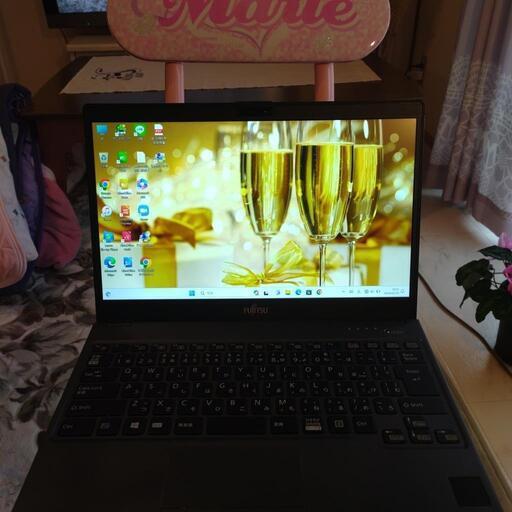 お取引決定しました!美品！高解像度液晶！フルHD液晶！薄型！軽量！爆速！