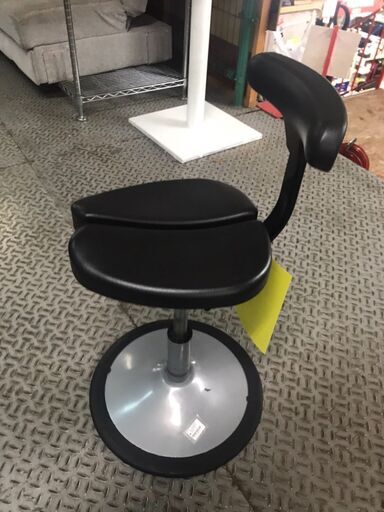 アーユルチェア― ルナ 健康椅子 姿勢を正す 腰痛対策 おしゃれ