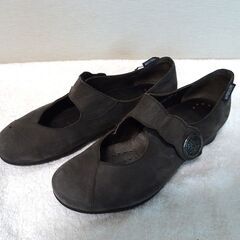 ダークグレーのMEPHISTOの靴（靴シリーズ５）