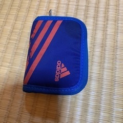 adidasのコインケース