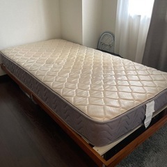 家具 シングルベッド（マットレス無も可能)