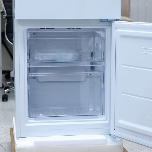 ID 087897 冷凍庫ストッカー吉井電機205L 傷有 2022年製 AC-205C