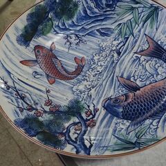 飾り皿、直径３２センチ、鯉の絵皿