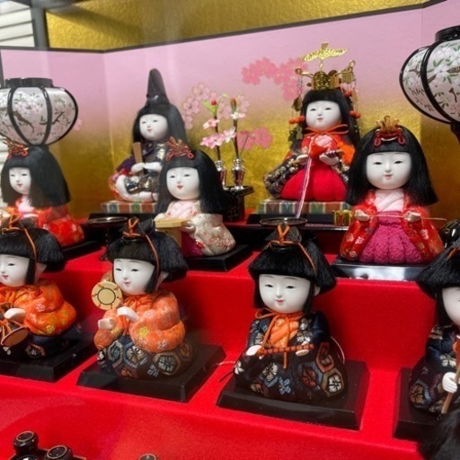 雛人形未使用に近い（ケース入り、照明付き、）