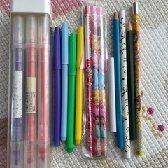 鉛筆とカラーペン