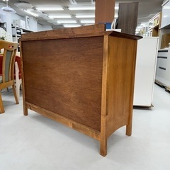 【超美品‼️】定価156,200円♪ サンコー 123cm幅4段ローチェスト タンス 衣類収納家具 アルダー材ダークブラウン♪