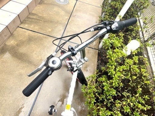 VOLVO × INNOVATOR オリジナル折りたたみ自転車の紹介｜ボルボ・カー 