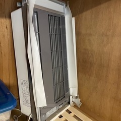 コイズミ ウインド型 エアコン