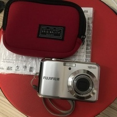 乾電池　デジタルカメラ
