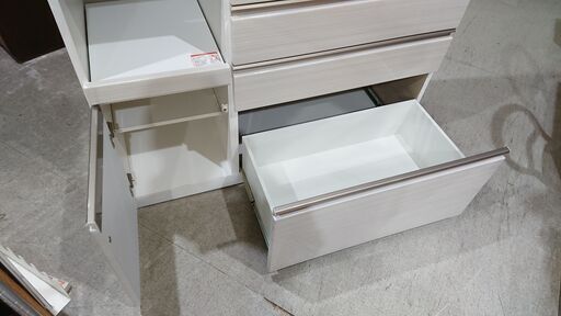 ニトリ｜ポスティア120KB｜キッチンボード｜食器棚 定価119,000円