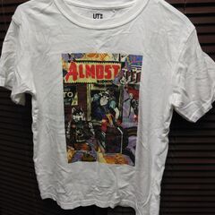 ユニクロ　コラボTシャツ