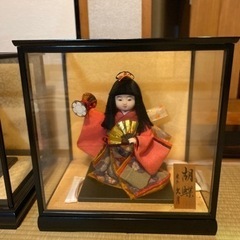 久月の日本人形