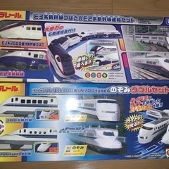 プラレール車両（新幹線、電車）です．たくさんあります．