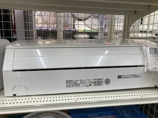 Panasonic(パナソニック)の壁掛けエアコン　CS-221DFL-W　のご紹介です。