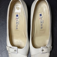 ダイアナ（DIANA）婦人靴　清楚な白色