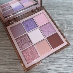 HUDA BEAUTY LIGHT NUDE アイシャドウパレット