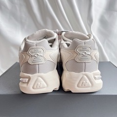 ニューバランス 725  新品　23.5 ホワイトクリーム系スニーカー　靴　NEW Balance
