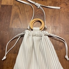 【3/3まで受付】木製リングハンドルショルダーバッグ巾着式　アイボリー