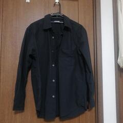 服/ファッション GU黒シャツ Ｓサイズ