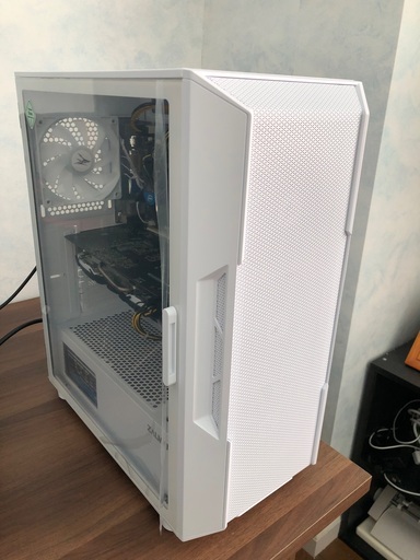 新品ケース、新品SSD 光るPC