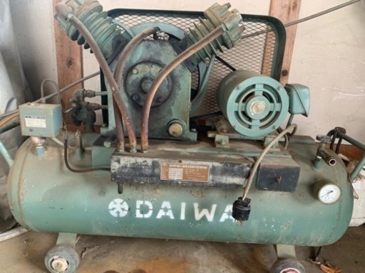 エアーコンプレッサー　1.5kw 6.8A 三相200v 50hz
