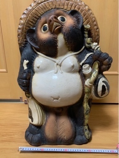 【中古品】信楽焼 タヌキ 置物 商売繁盛 千客万来 縁起物 陶器 焼き物 狸 たぬき オブジェ